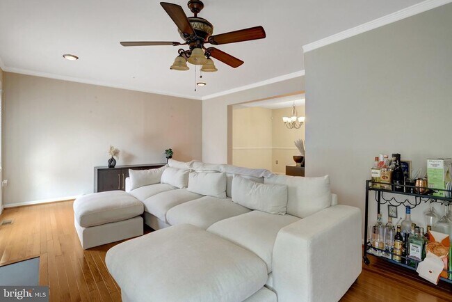 Photo - 8819 Hardesty Dr