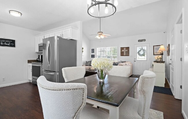 Photo - 325 Mills Dr