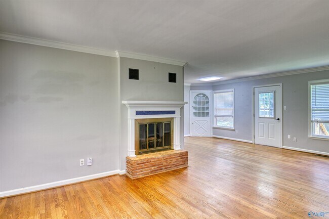 508 Cole Dr SE