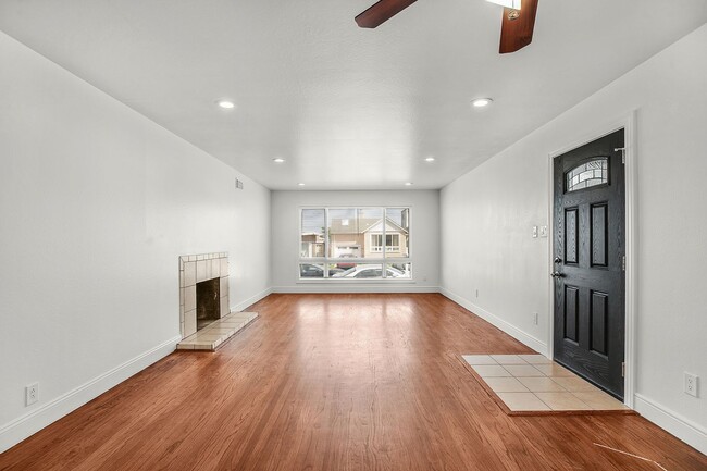 Photo - 3/1 Available Now Daly City