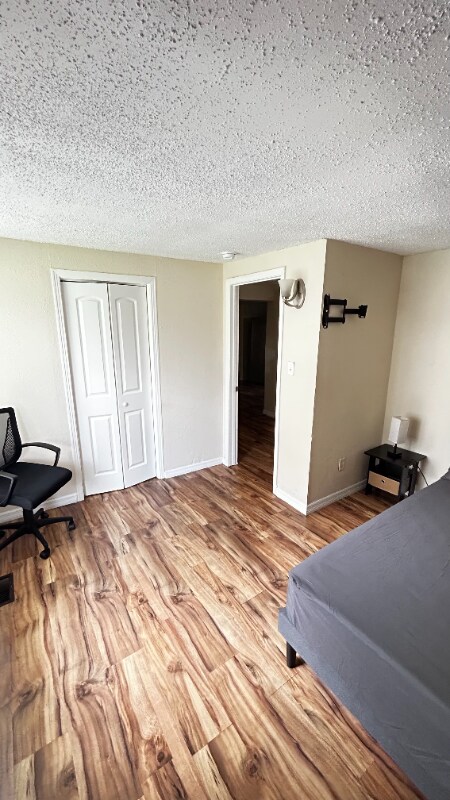 Photo - 1104 E Genesee St