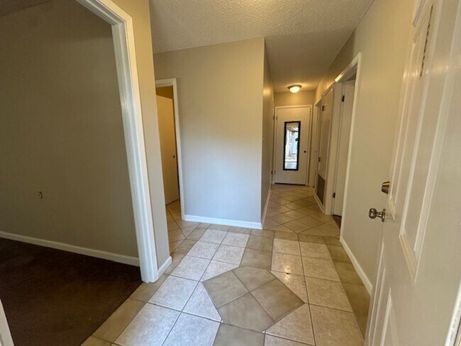 Photo - Spacious 3 Bedroom Duplex for Rent in Niceville!