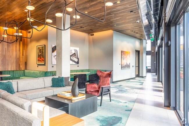 Penthouse Lounge