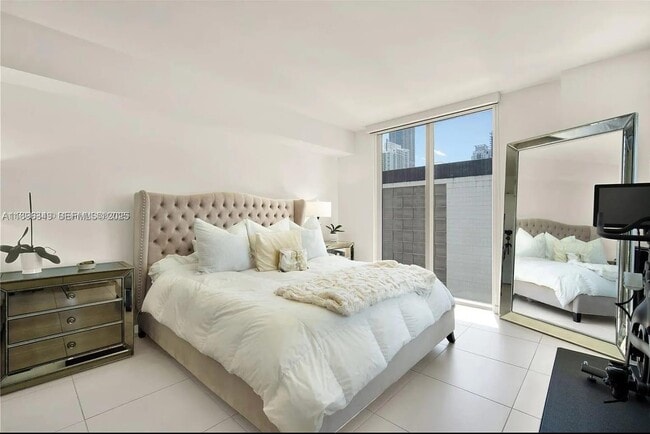 Photo - 31 SE 6th St Unit 1201