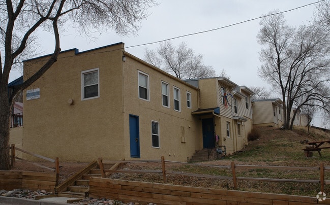 Photo - Pikes Peak Apartments