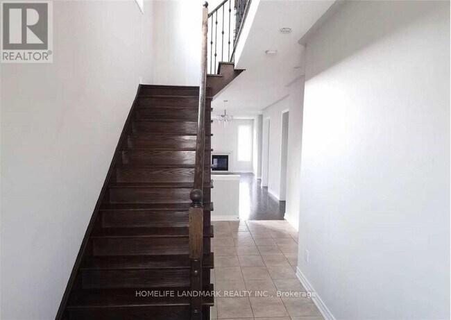 Photo - 77 Reynolds Crescent