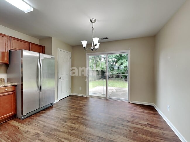 Photo - 153 Fox Glen Ct