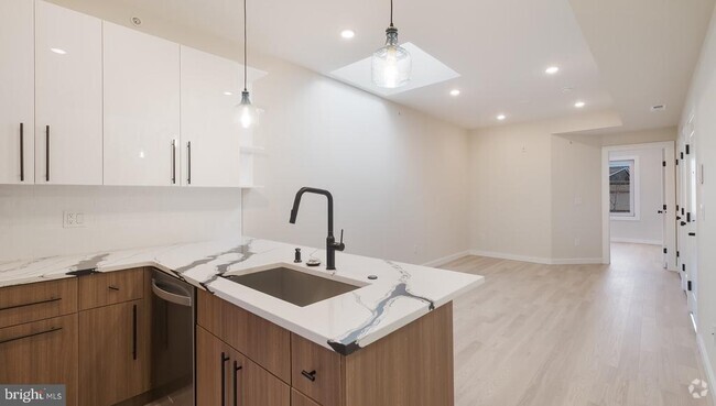 Building Photo - 1530 N 25th St Rental