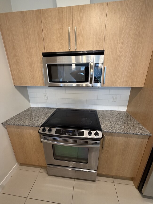 Photo - 2943-2943 Nelson Pl