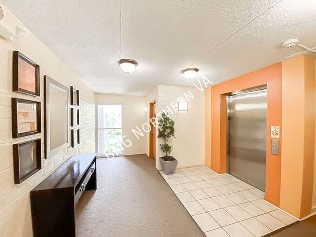 Photo - 60 S Van Dorn St