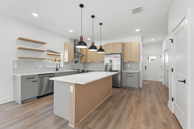 Photo - 2525 13th Ave N