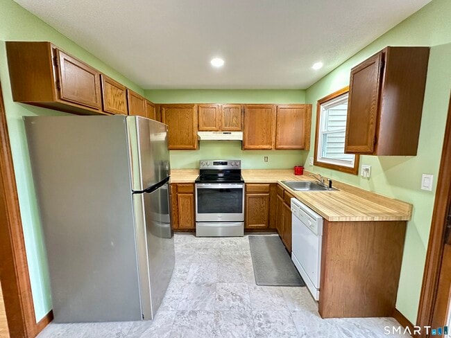 Photo - 10 Windwood Dr Unit 10