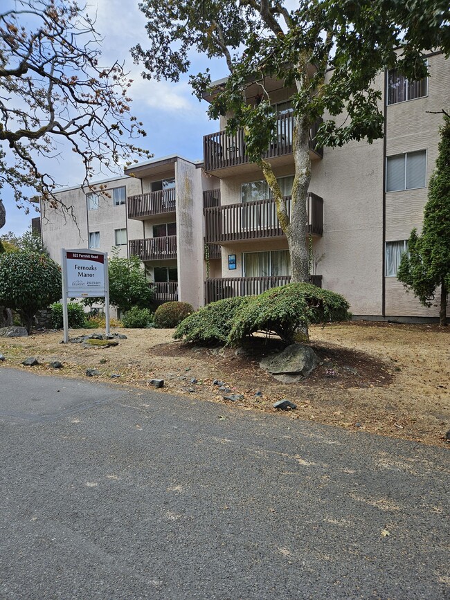 Building Photo - Fern Oaks Manor Unit 301