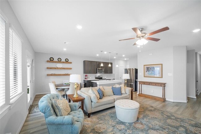 Photo - 180 Waterside Rd