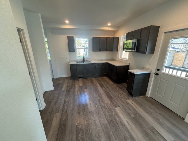 Photo - 5807 20th Ave Unidad 1