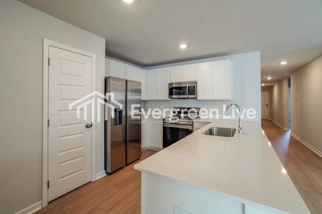 Photo - 22677 Dashwood Ln