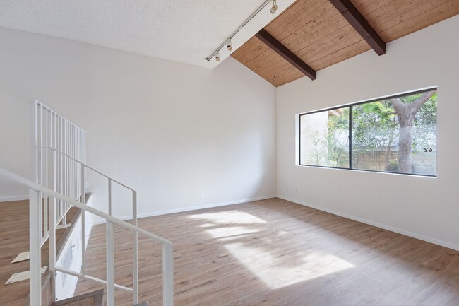 Photo - Tri-Level Townhome with Bonus Room | Ranch Los Charcos