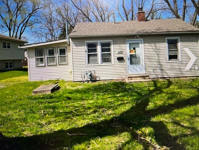 Building Photo - 2122 Sprucewood Ave Rental