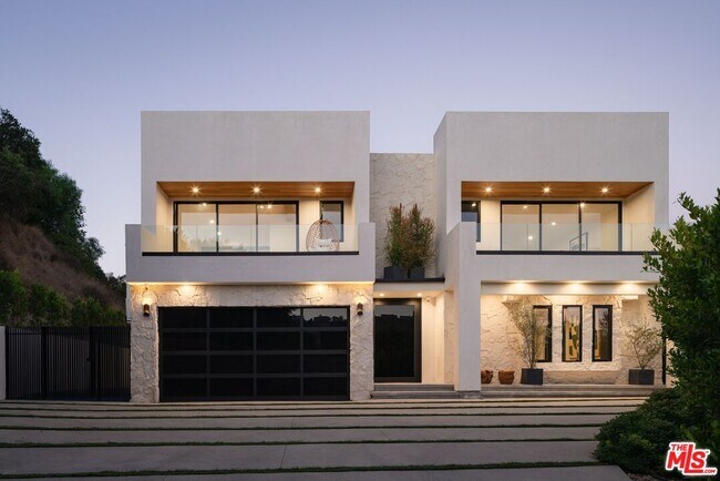 Photo - 2608 Zorada Dr