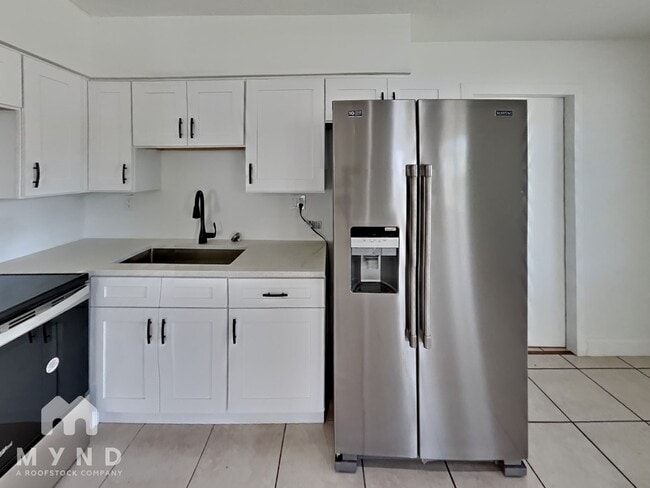 Photo - 7563 Meadowlawn Dr N