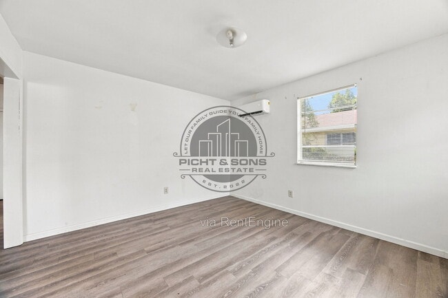 Photo - 1505 Joe Louis St
