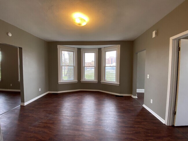 Photo - 2273 Mayville Pl