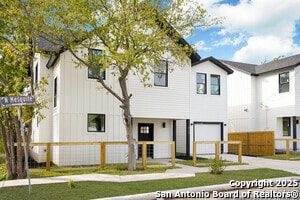 Photo - 419 N Mesquite St