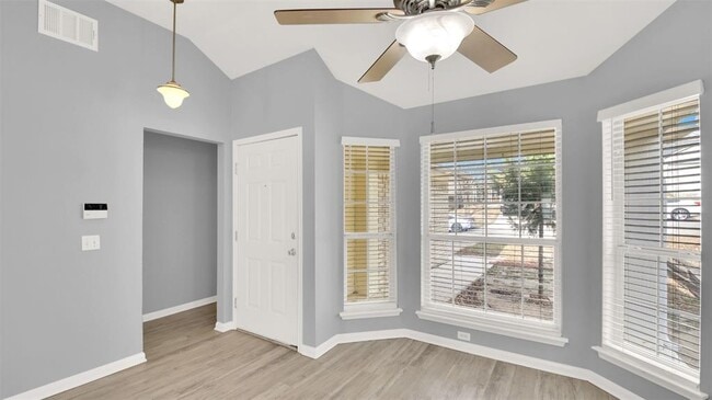 Photo - 4911 Edenbourgh Ln