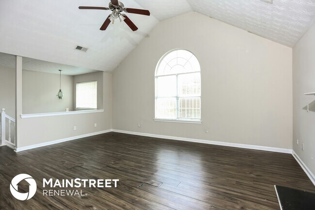 Photo - 680 Escalade Dr