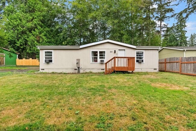 Building Photo - Updated and Spacious 3 bedroom in Timberlakes