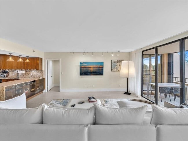 Photo - 11113 Biscayne Blvd Unit 253