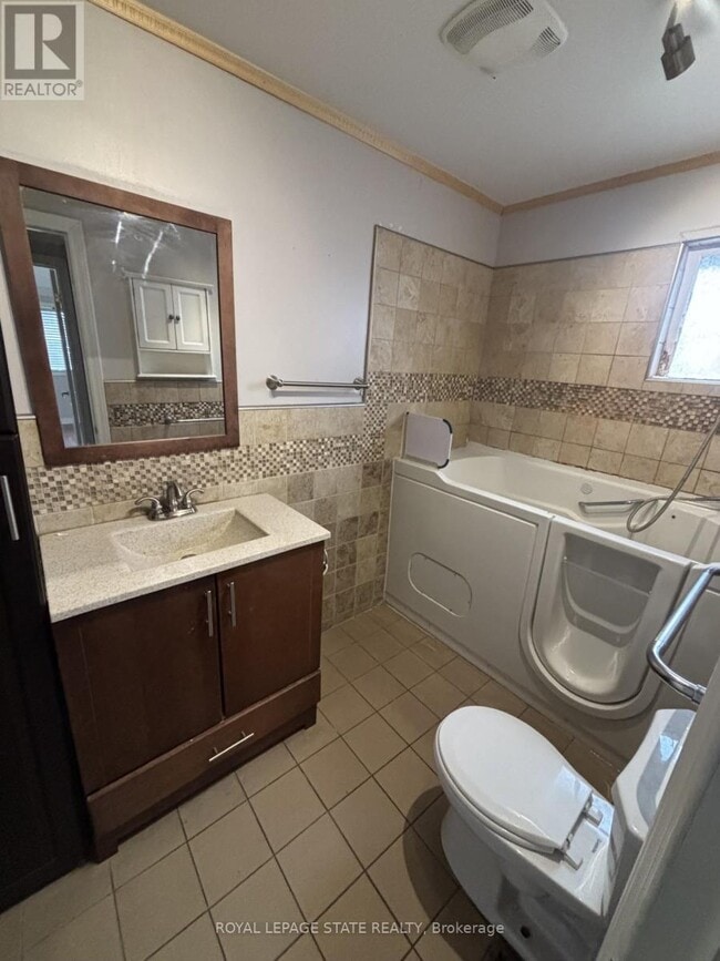 Photo - 205 Ivon Ave