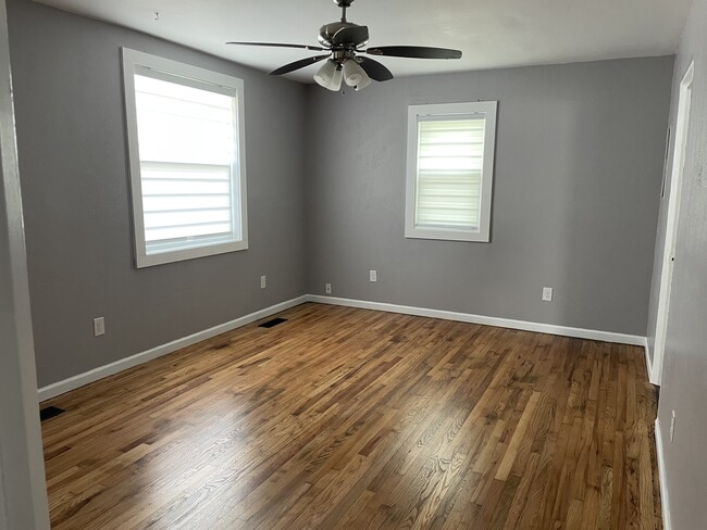 Photo - 5901 Carl Pl