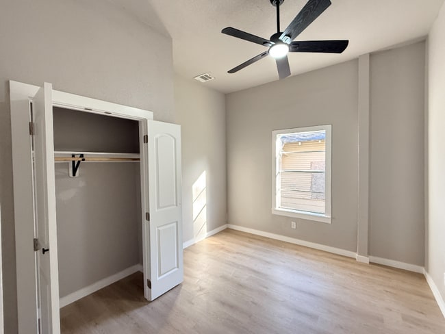 Photo - 2209 Gano St Unidad 1