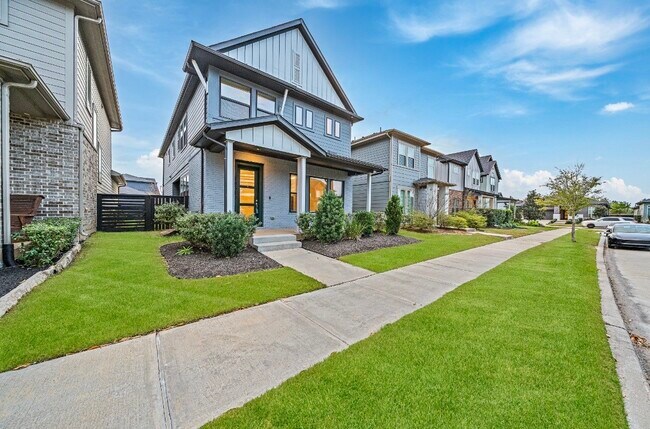 Photo - 18619 Admiration Dr