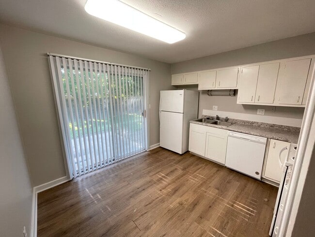 Photo - 2263 U.S. 52 (W Unidad 2263 US 52 W Apt C