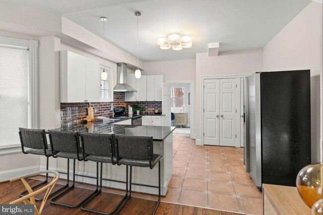 Photo - 745 Gresham Pl NW