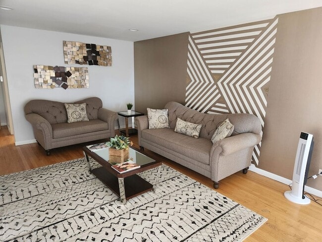 Photo - 368 Luella Ave Unit 2