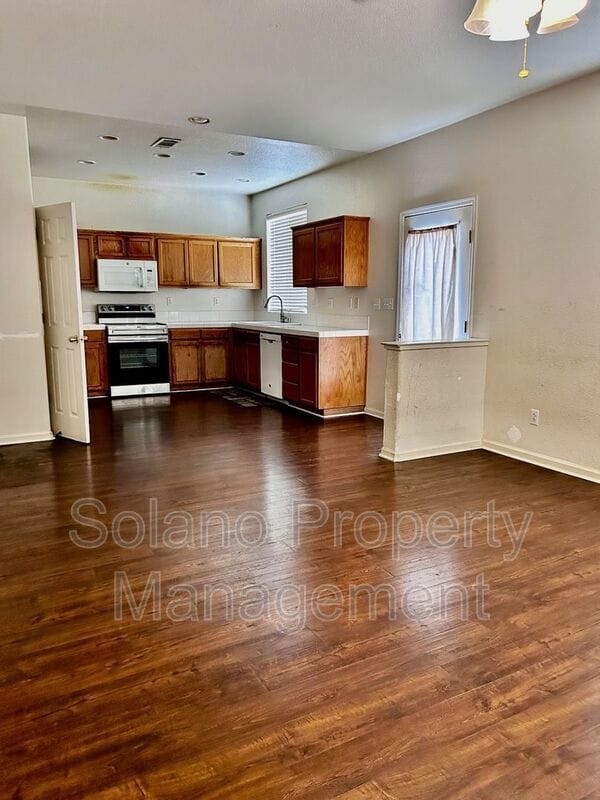 Photo - 200 Troon Ct