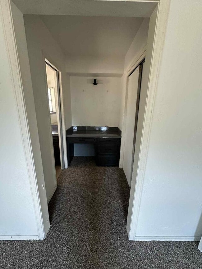 Photo - 1710 Parklane Dr