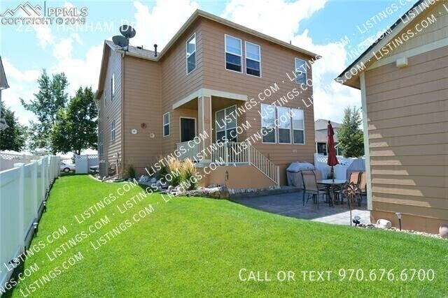 2202 Hanham Dr