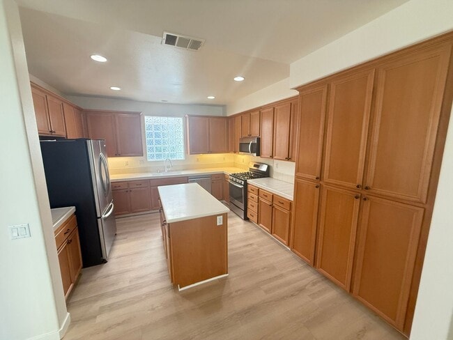 Photo - Andorra Community 3 Bedroom Rental Home in Valencia!