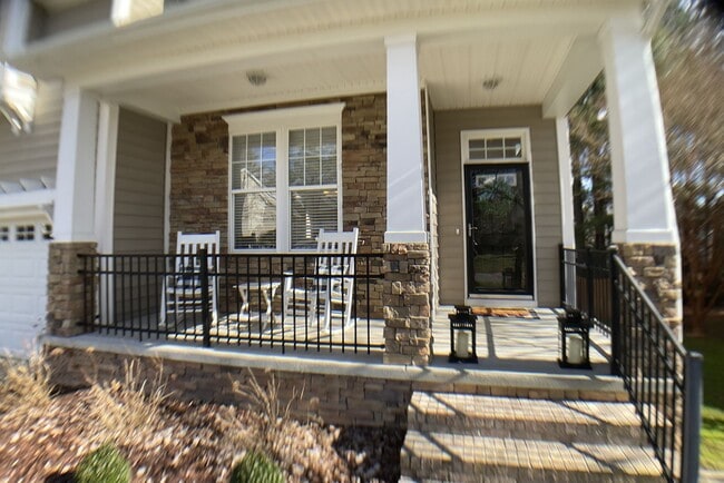 Photo - Meticulously maintained 3 bed, fenced yard...