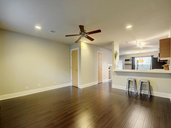 Photo - 1101 Grove Blvd Unidad 208