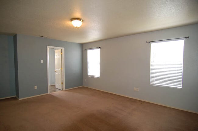 Photo - 165 E Willow Creek Dr