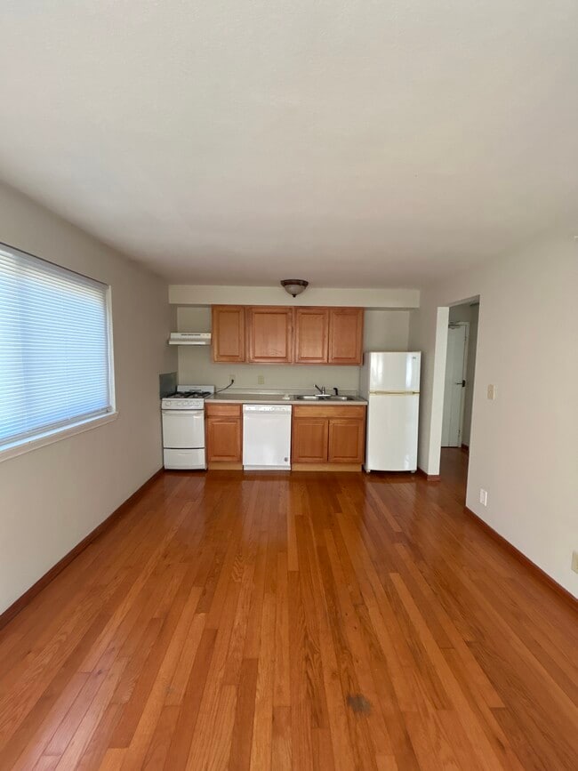 1Bed1Bath Unit 419-202 - Stadium Village Apartments
