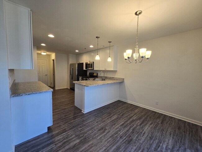 Photo - 7106 Country Club Hills Dr