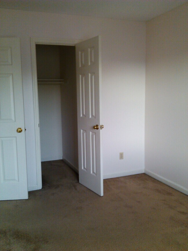 Bedroom 2 - 660 Tower St