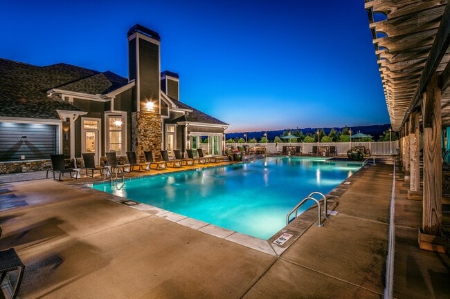 Retreat at Greystone Clubhouse and Pool - Retreat at Greystone