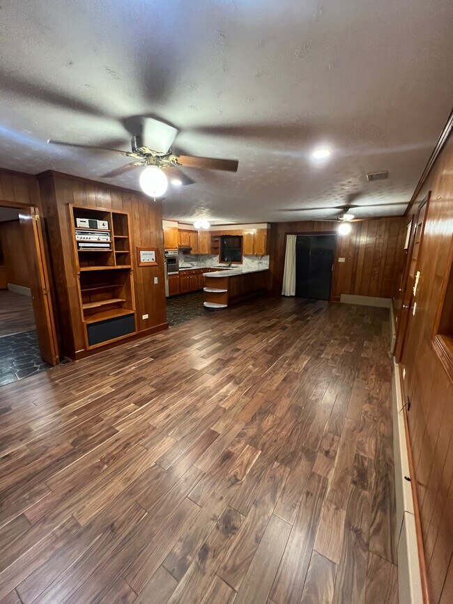 Photo - 2294 Sparta Rd